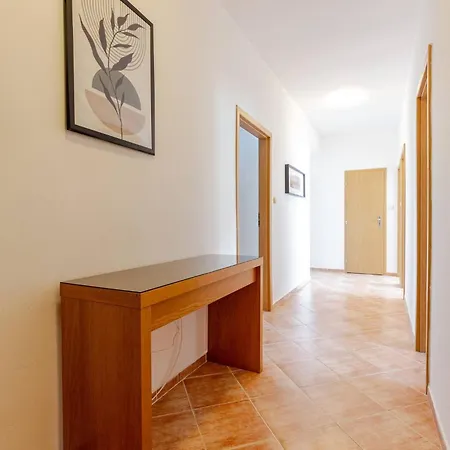 Sage Center Apartment